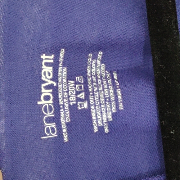 Plus size cold shoulder top - Picture 3 of 4